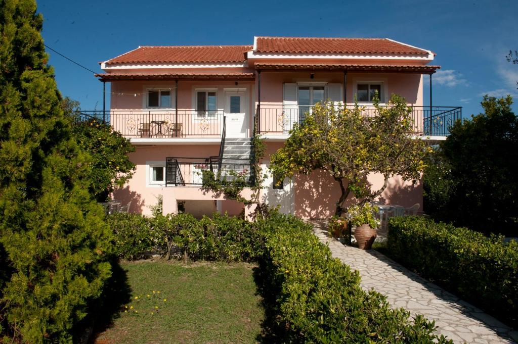 Maria'S Paradise Astrakeri Exterior photo